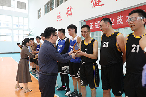 比賽結束頒獎.jpg