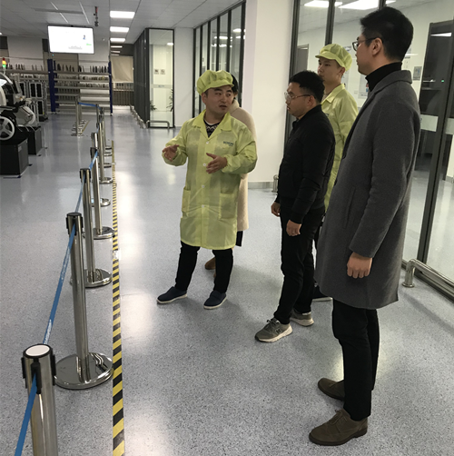 參觀學生就業環境_副本.png