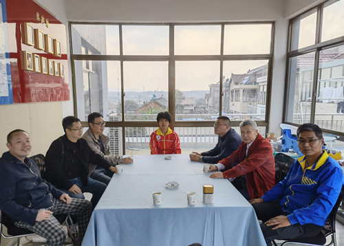 領導親切交流_副本.png