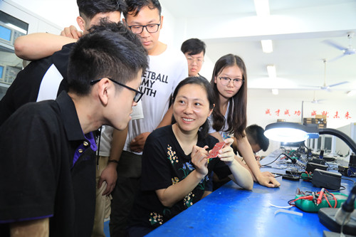 顧春燕現場指導_副本.jpg