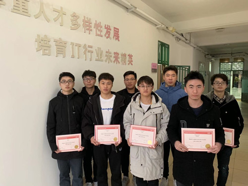 部分通過RCNA認證學生合影_副本.jpg