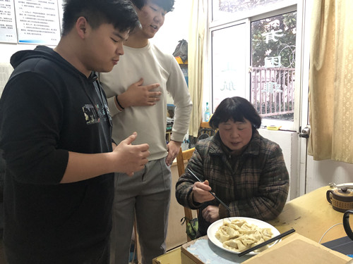吃餃子宿管_副本.jpg
