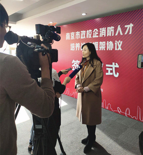 趙湘蓮副院長接受媒體采訪_副本.jpg