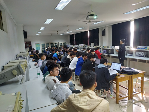 講座現場2_副本.jpg