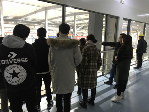 師生參觀中_副本.jpg