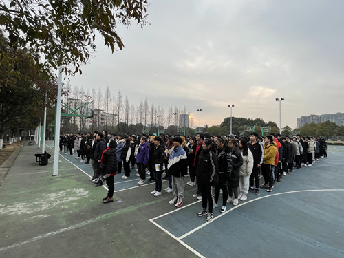 電信系500余名學生參加升國旗儀式_副本.jpg